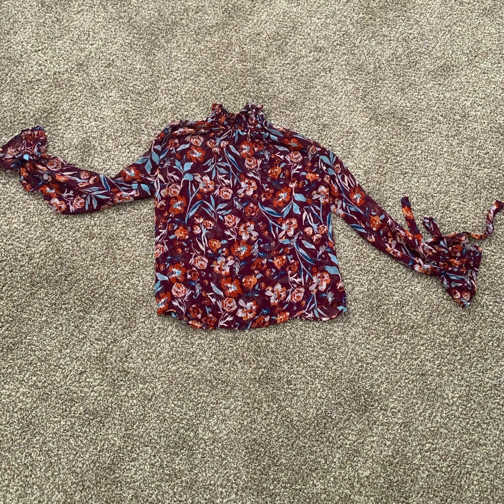 Gorgeous flowy translucent Blouse